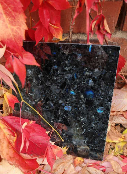 Lemmikin Hautakivi kaiverruksella, koiran / kissan hautakivi nimellä