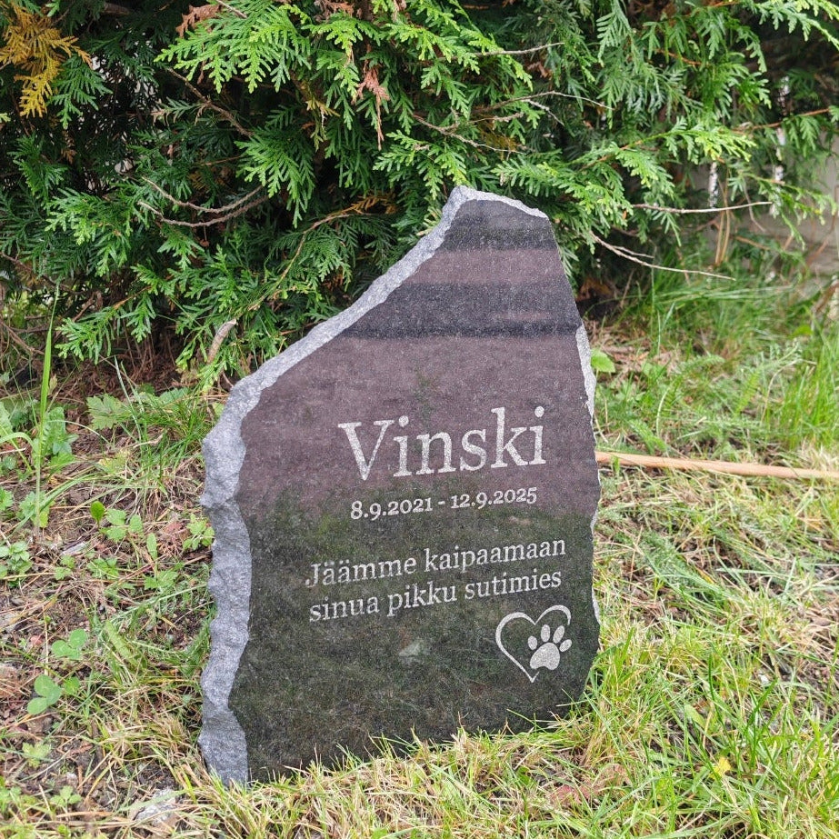 Lemmikin Hautakivi kaiverruksella, koiran / kissan hautakivi nimellä
