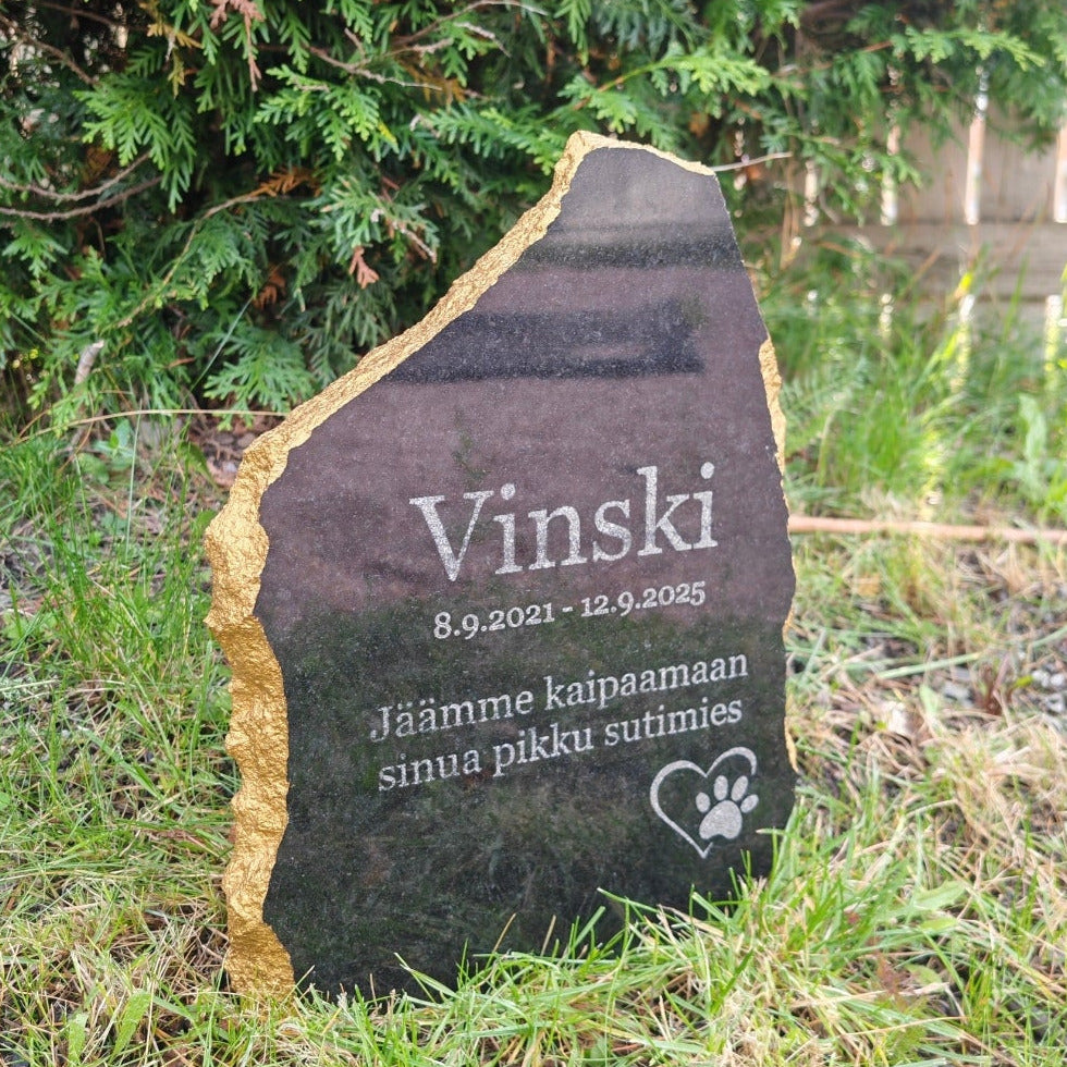 Lemmikin Hautakivi kaiverruksella, koiran / kissan hautakivi nimellä